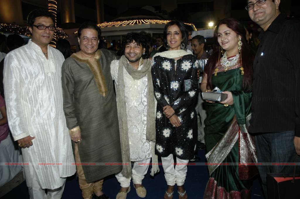 Kailash Kher's wedding anniversary bash Event hd photo