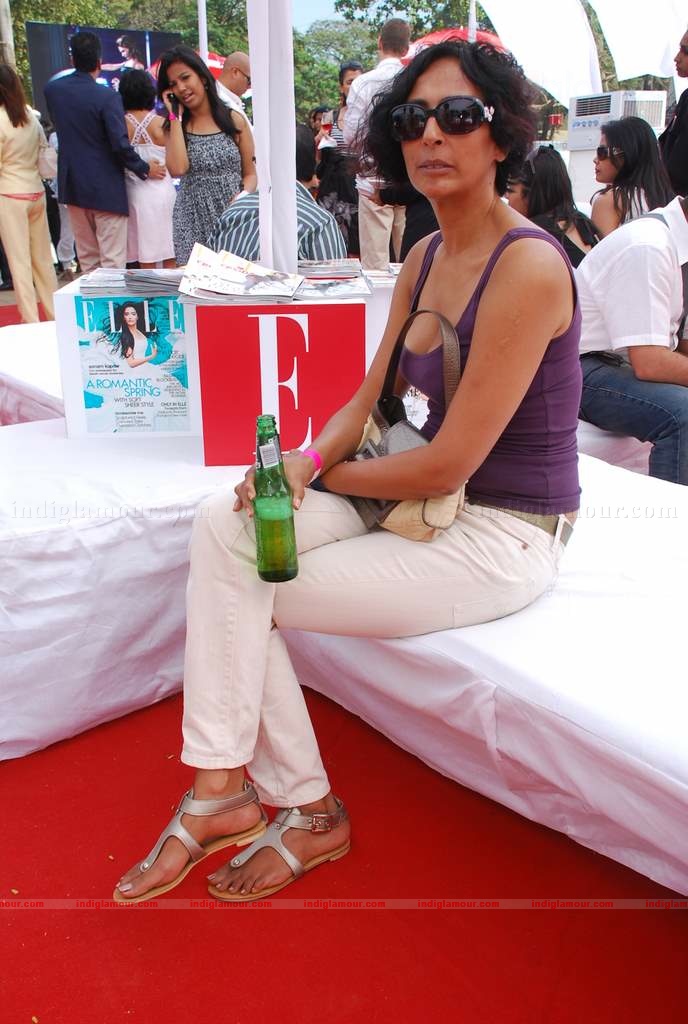 Genelia, Rhea Kapoor (sonia's sis) and Soniya Mehra at Elle Race Event hd photo