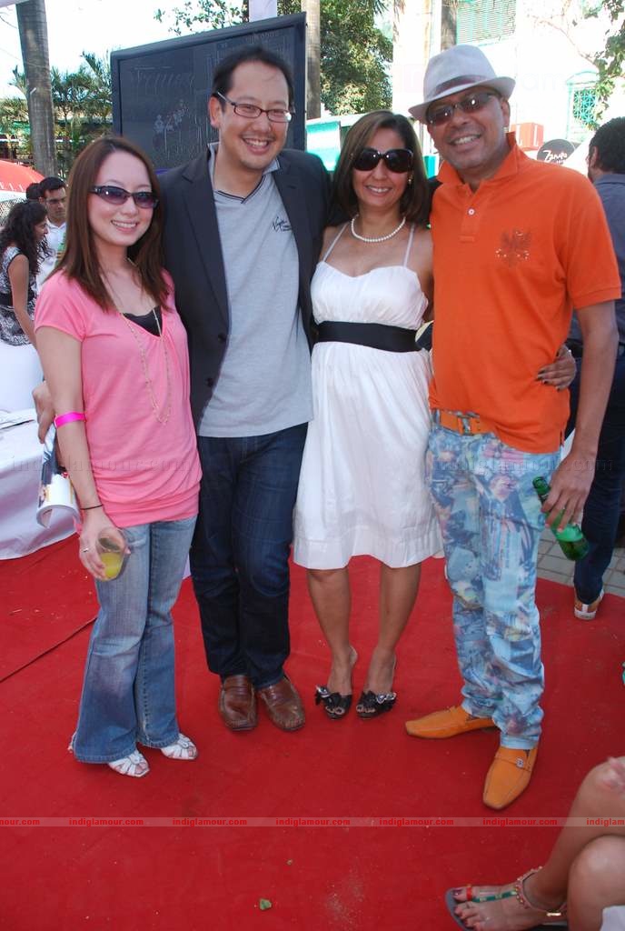 Genelia, Rhea Kapoor (sonia's sis) and Soniya Mehra at Elle Race Event hd photo