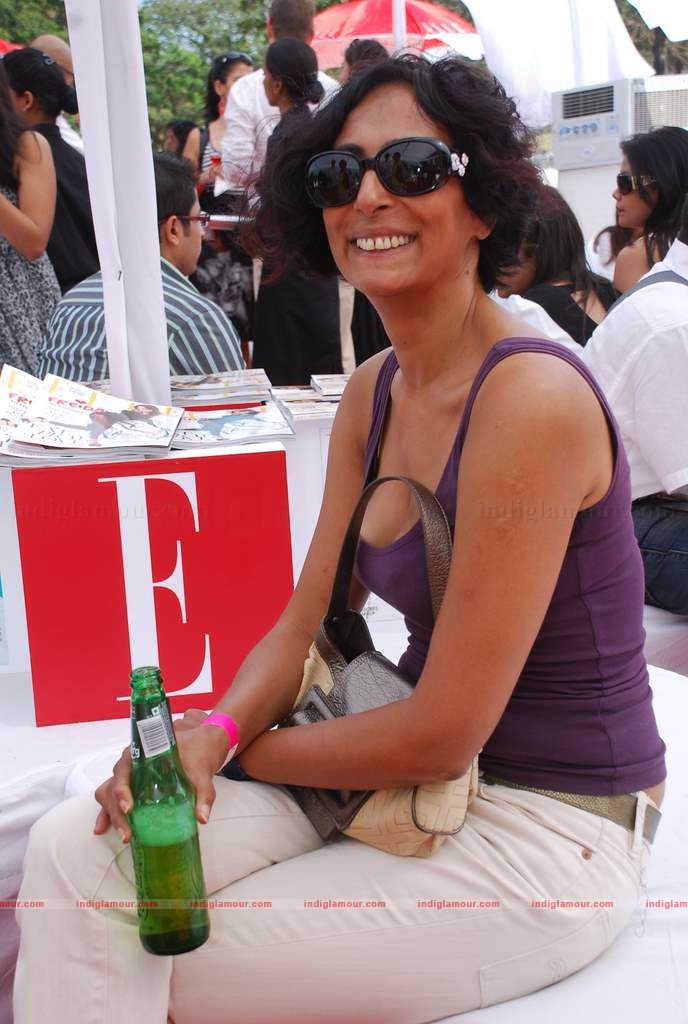 Genelia, Rhea Kapoor (sonia's sis) and Soniya Mehra at Elle Race Event hd photo