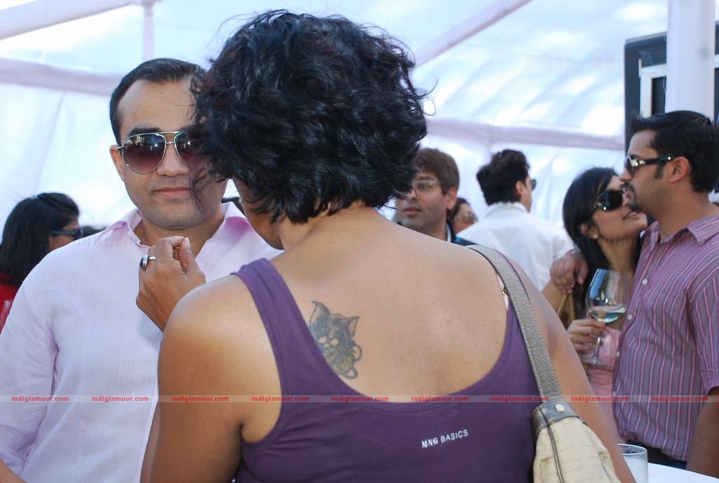 Genelia, Rhea Kapoor (sonia's sis) and Soniya Mehra at Elle Race Event hd photo