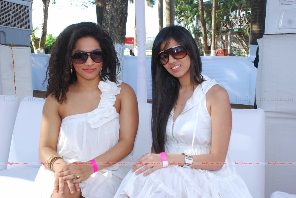 Genelia, Rhea Kapoor (sonia's sis) and Soniya Mehra at Elle Race Event hd photo