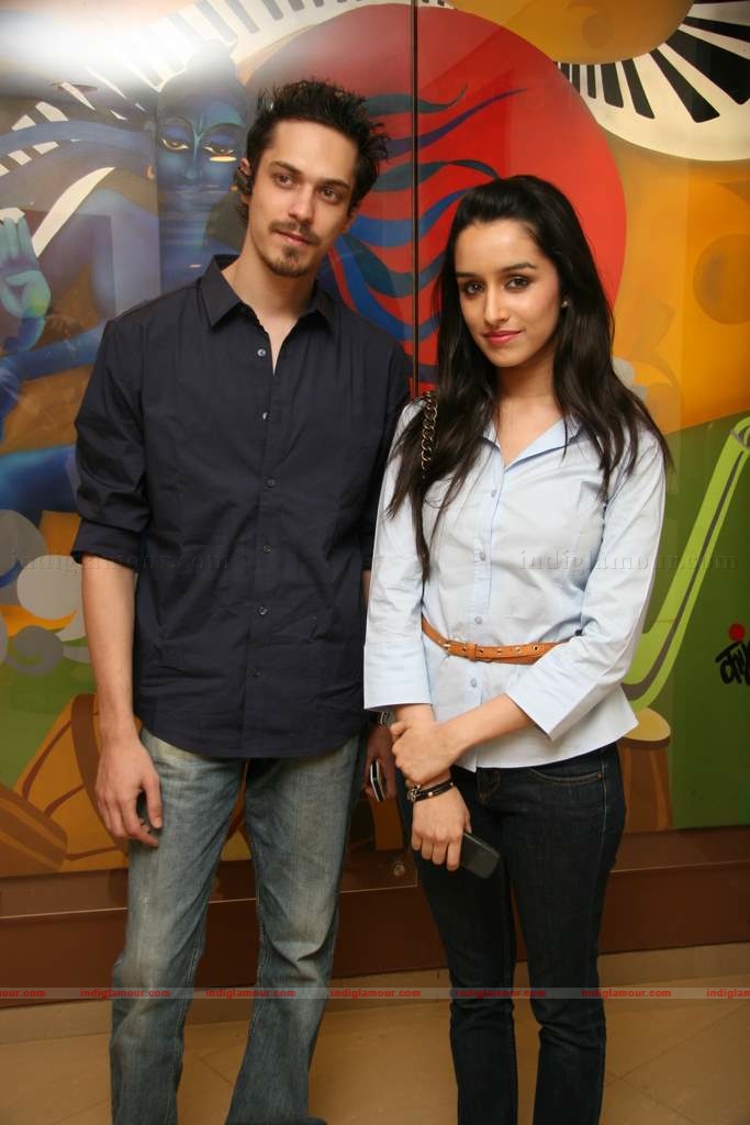 Sharaddha Kapoor and rest of the cast of Teen Patti at Berkley school inauguration Event hd photo