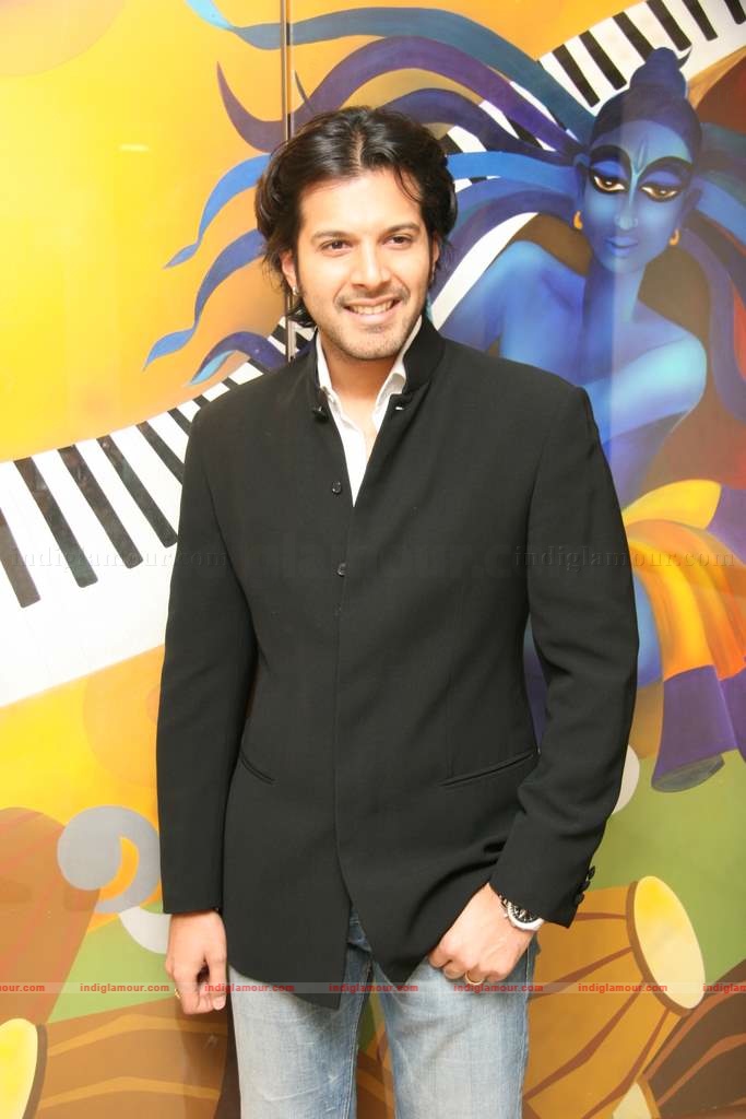 Sharaddha Kapoor and rest of the cast of Teen Patti at Berkley school inauguration Event hd photo