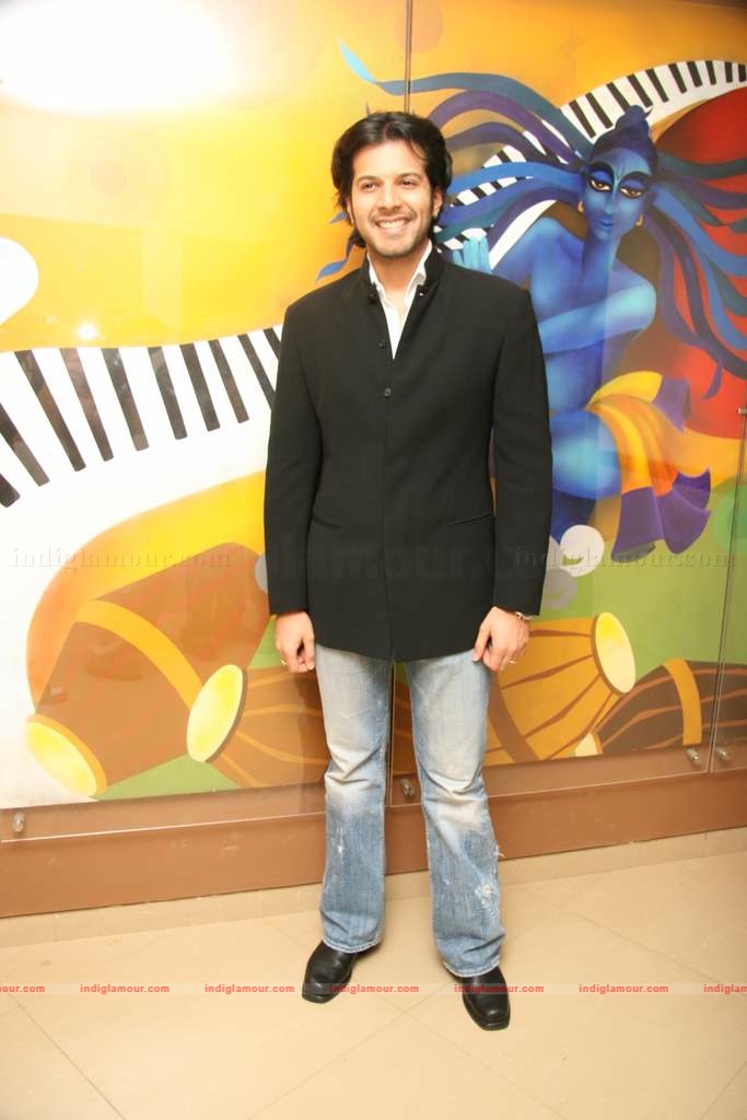 Sharaddha Kapoor and rest of the cast of Teen Patti at Berkley school inauguration Event hd photo
