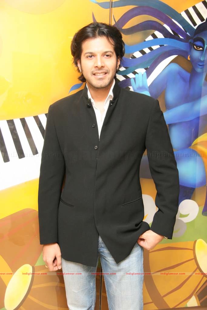 Sharaddha Kapoor and rest of the cast of Teen Patti at Berkley school inauguration Event hd photo