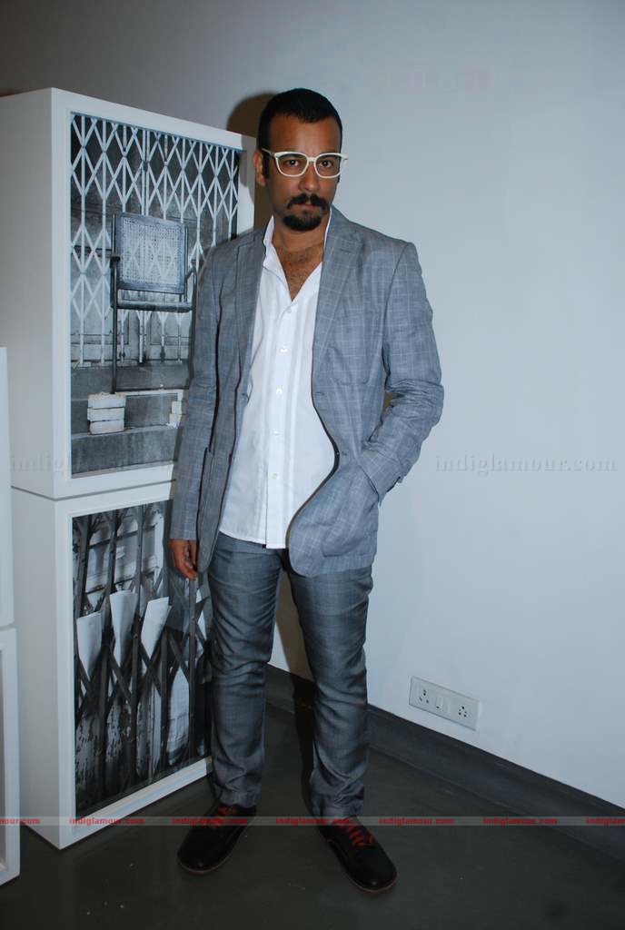 Carol Gracias at Mattheiu Foss art Gallery showcase Event hd photo