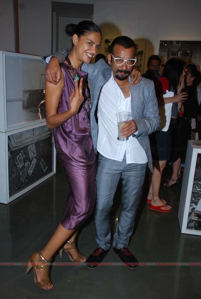 Carol Gracias at Mattheiu Foss art Gallery showcase Event hd photo