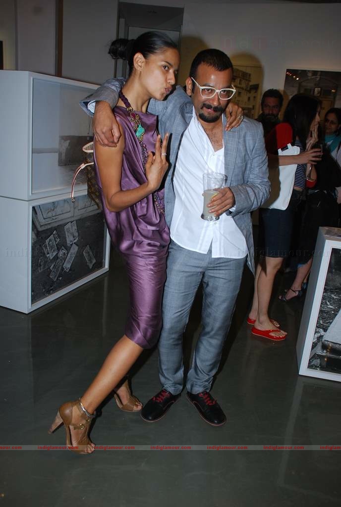 Carol Gracias at Mattheiu Foss art Gallery showcase Event hd photo