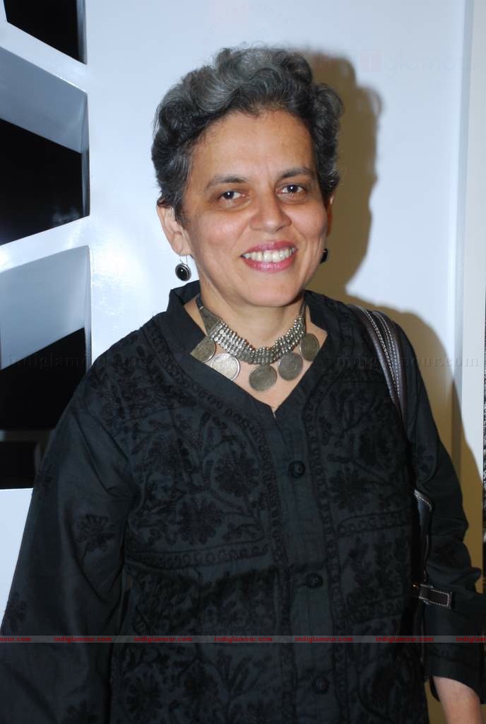 Carol Gracias at Mattheiu Foss art Gallery showcase Event hd photo
