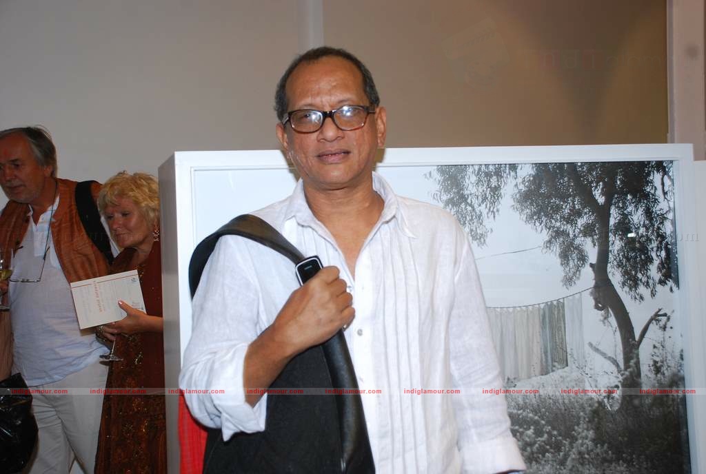 Carol Gracias at Mattheiu Foss art Gallery showcase Event hd photo