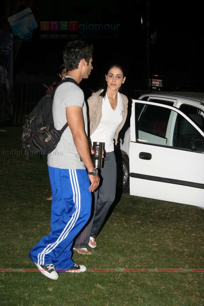 Shahid Genelia on top of a car to promote Chance Pe Dance Event hd photo