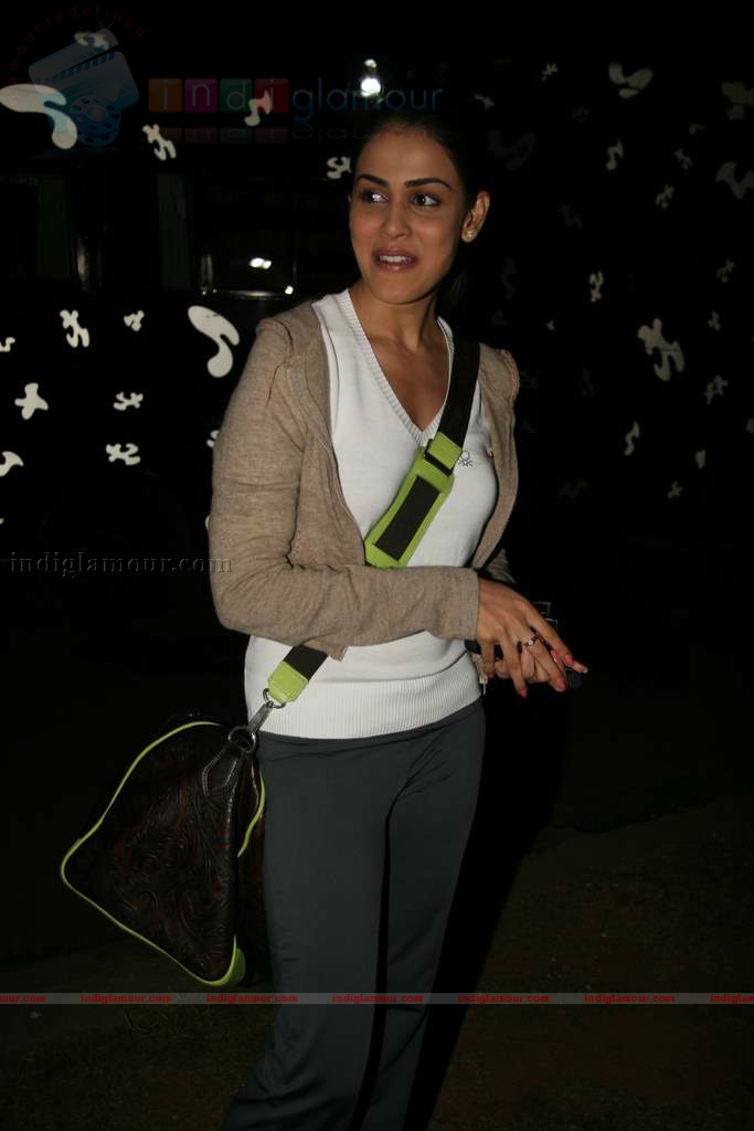Shahid Genelia on top of a car to promote Chance Pe Dance Event hd photo