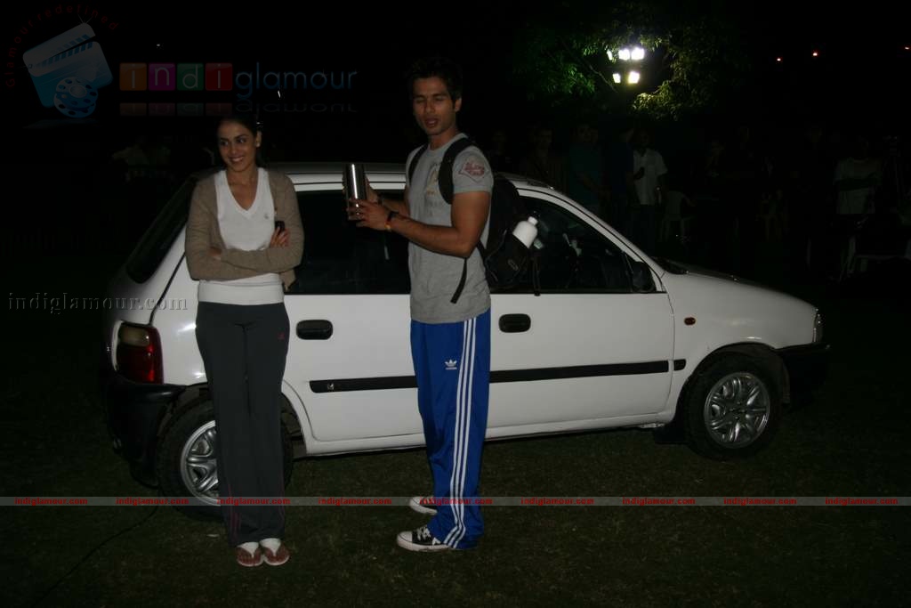 Shahid Genelia on top of a car to promote Chance Pe Dance Event hd photo