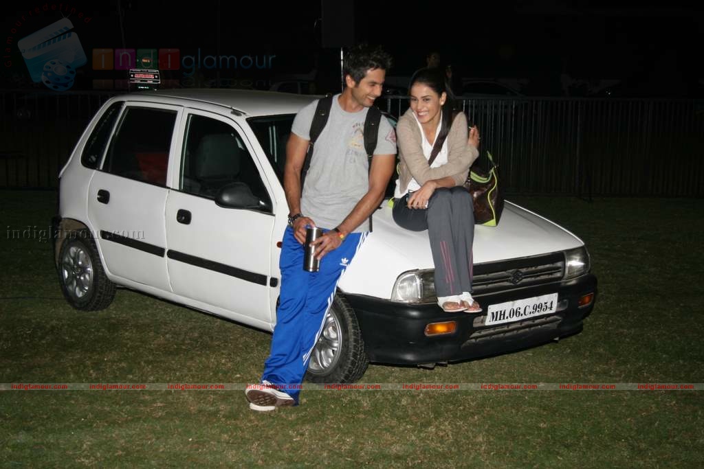 Shahid Genelia on top of a car to promote Chance Pe Dance Event hd photo