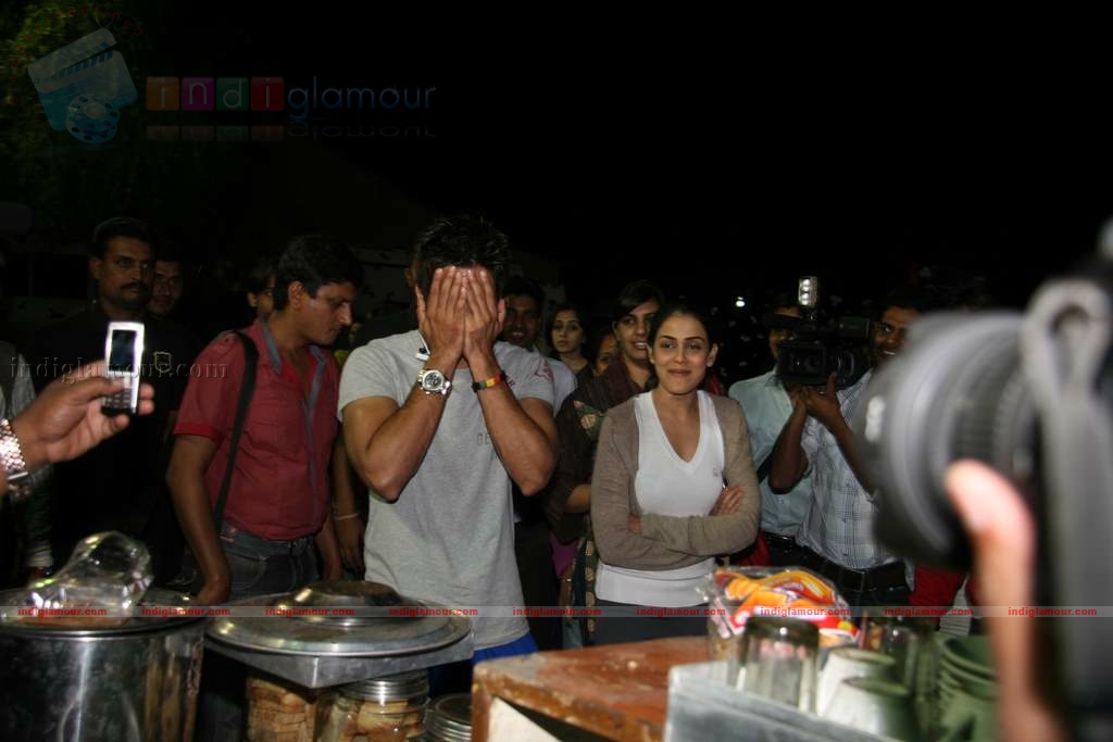 Shahid Genelia on top of a car to promote Chance Pe Dance Event hd photo