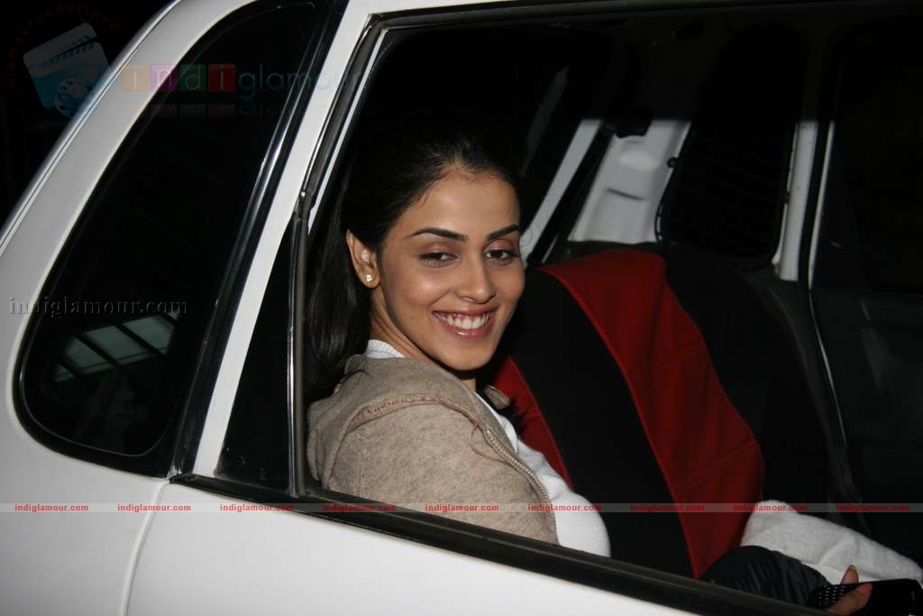 Shahid Genelia on top of a car to promote Chance Pe Dance Event hd photo