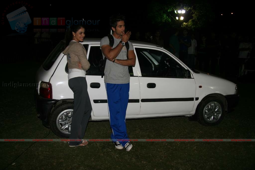 Shahid Genelia on top of a car to promote Chance Pe Dance Event hd photo