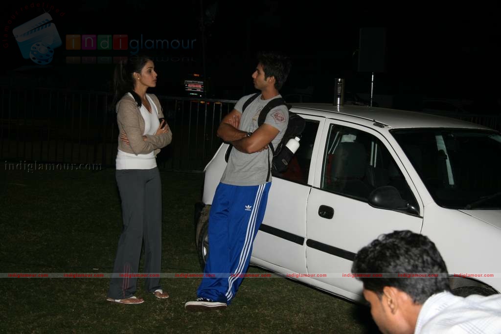 Shahid Genelia on top of a car to promote Chance Pe Dance Event hd photo