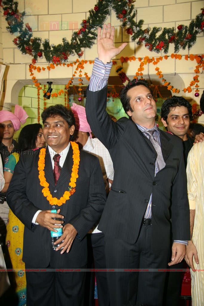 Fardeen Promotes Dulha Mil Gaya Event hd photo