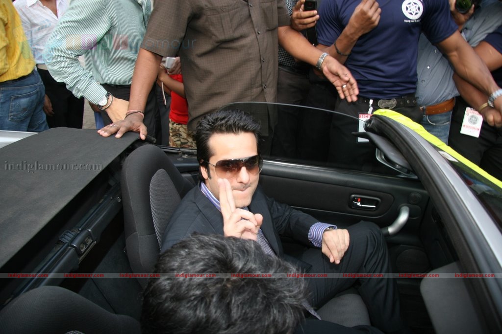 Fardeen Promotes Dulha Mil Gaya Event hd photo