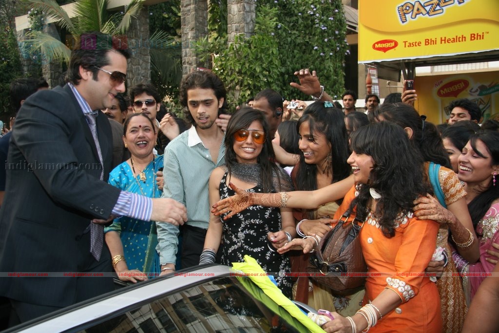 Fardeen Promotes Dulha Mil Gaya Event hd photo