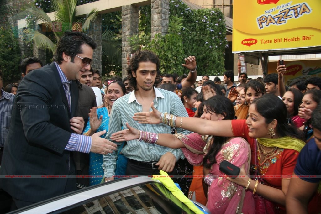 Fardeen Promotes Dulha Mil Gaya Event hd photo