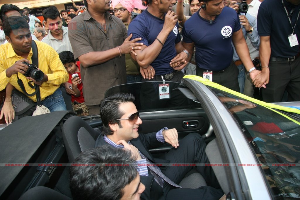 Fardeen Promotes Dulha Mil Gaya Event hd photo