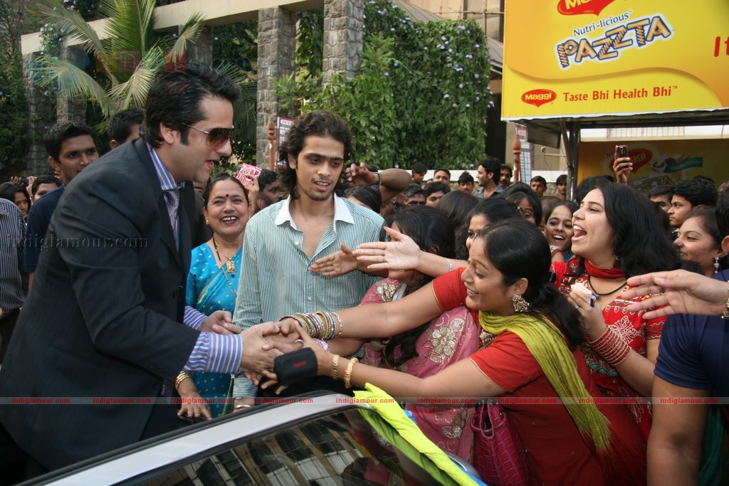 Fardeen Promotes Dulha Mil Gaya Event hd photo