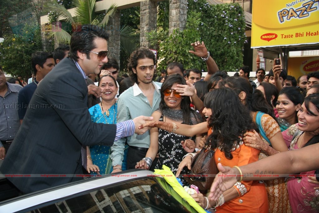 Fardeen Promotes Dulha Mil Gaya Event hd photo