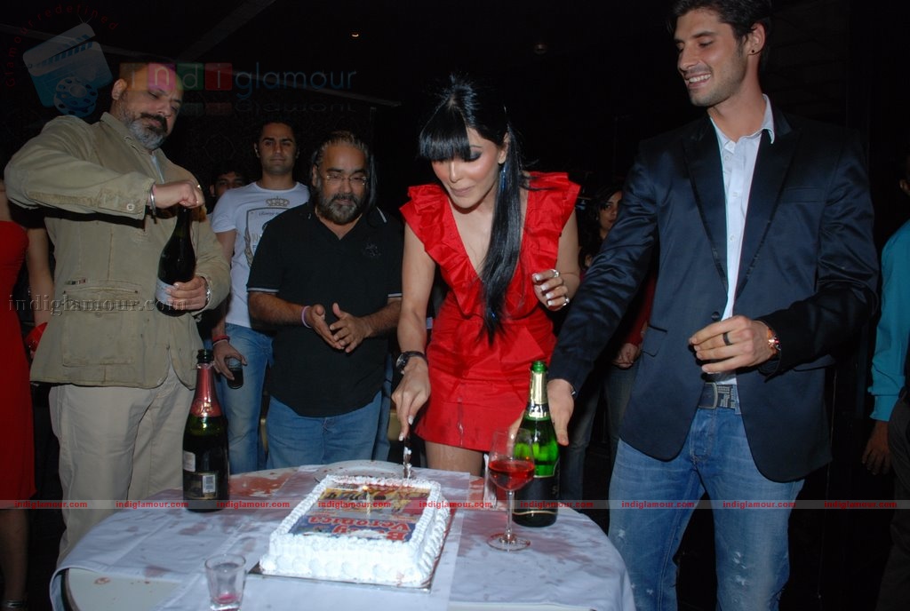 Koena Mitra celebrates her Birthday Event hd photo