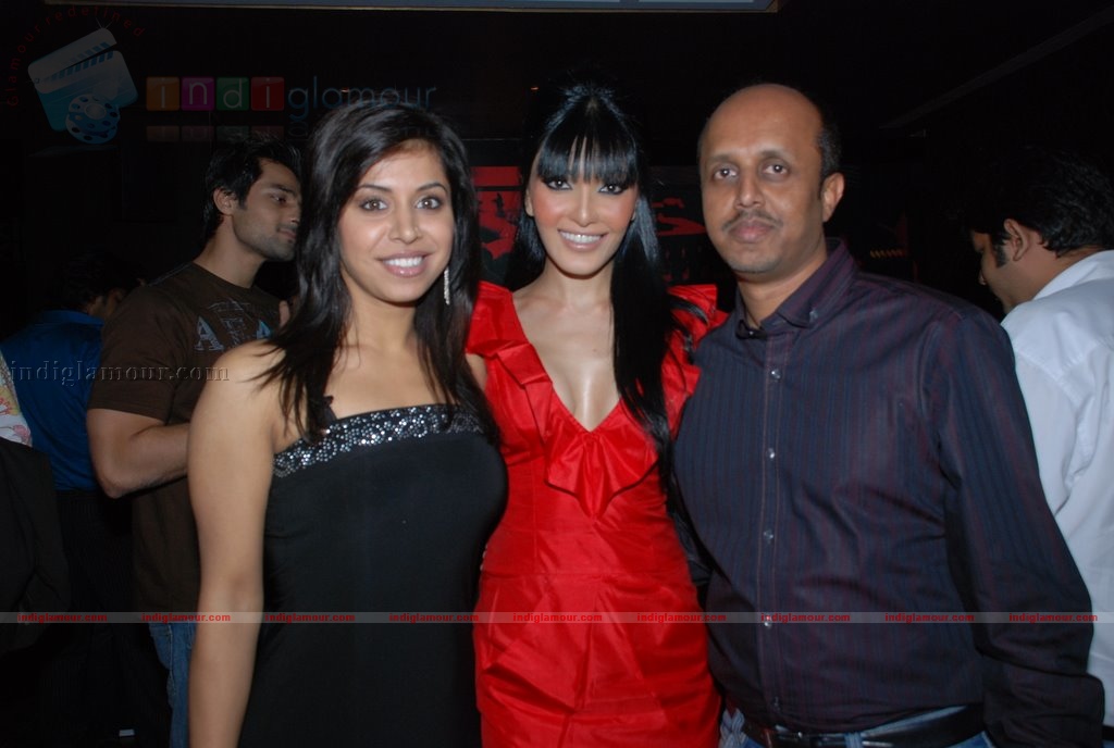 Koena Mitra celebrates her Birthday Event hd photo