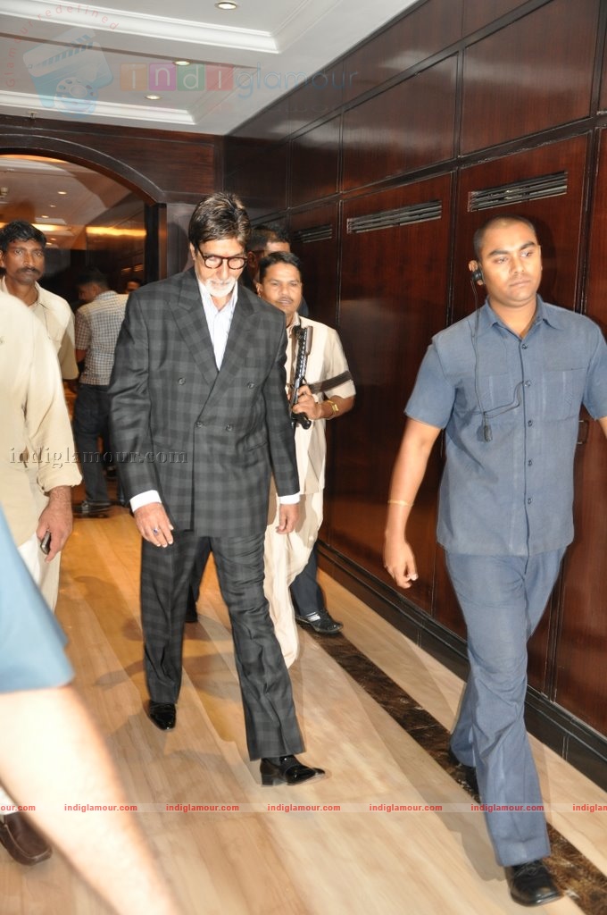 BigB, Ritesh, Neetu Chandra and Gul at Rann Media meet Event hd photo