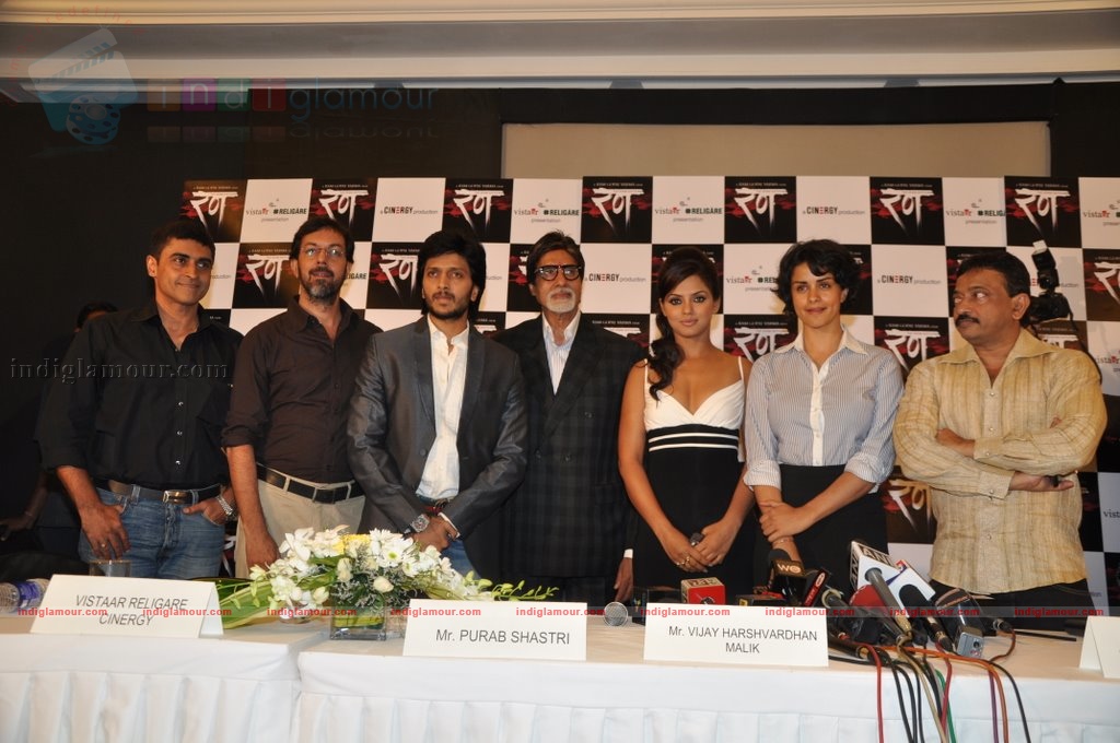 BigB, Ritesh, Neetu Chandra and Gul at Rann Media meet Event hd photo