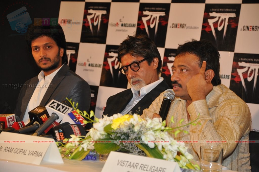 BigB, Ritesh, Neetu Chandra and Gul at Rann Media meet Event hd photo