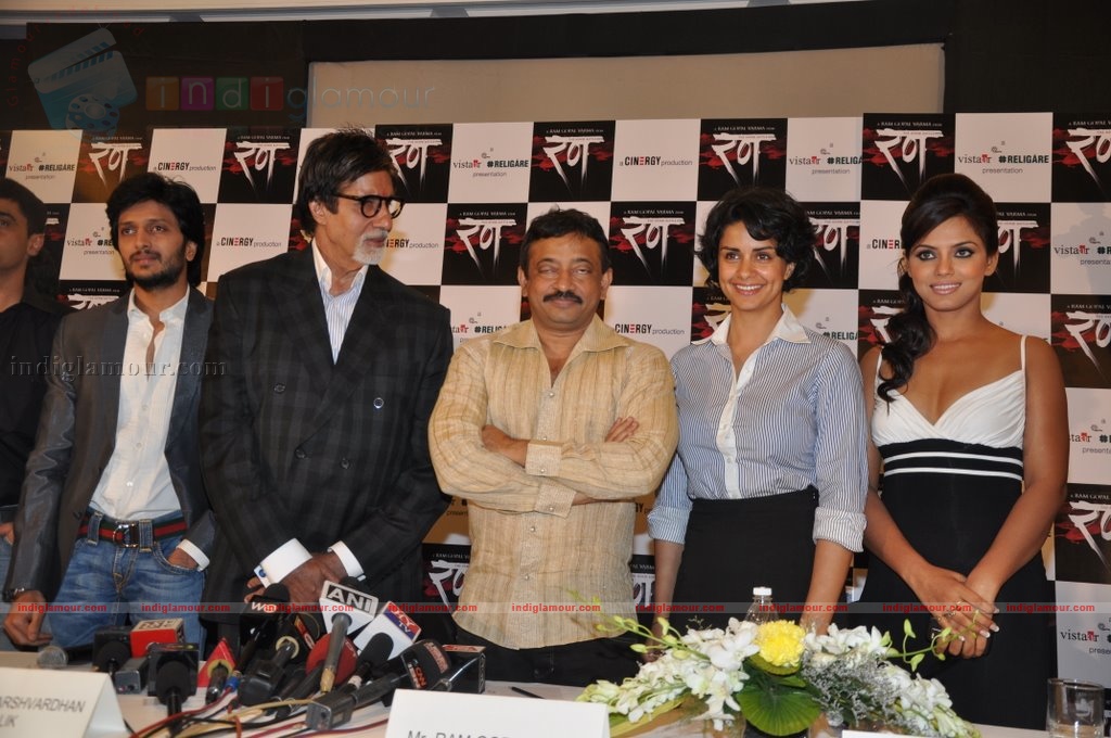 BigB, Ritesh, Neetu Chandra and Gul at Rann Media meet Event hd photo