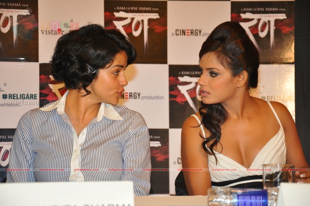 BigB, Ritesh, Neetu Chandra and Gul at Rann Media meet Event hd photo