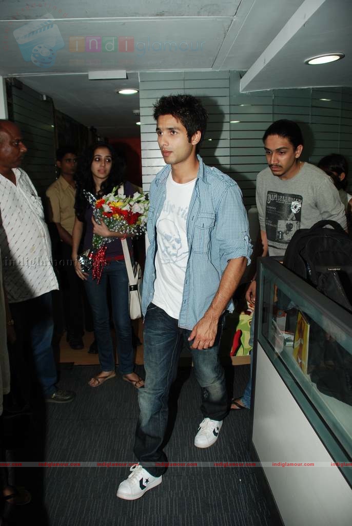 Shahid and Genelia promote Chance Pe Dance at Radio City 91.1 FM Event hd photo