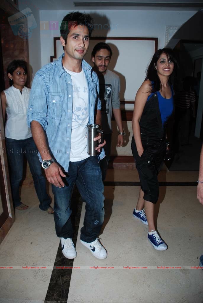 Shahid and Genelia promote Chance Pe Dance at Radio City 91.1 FM Event hd photo