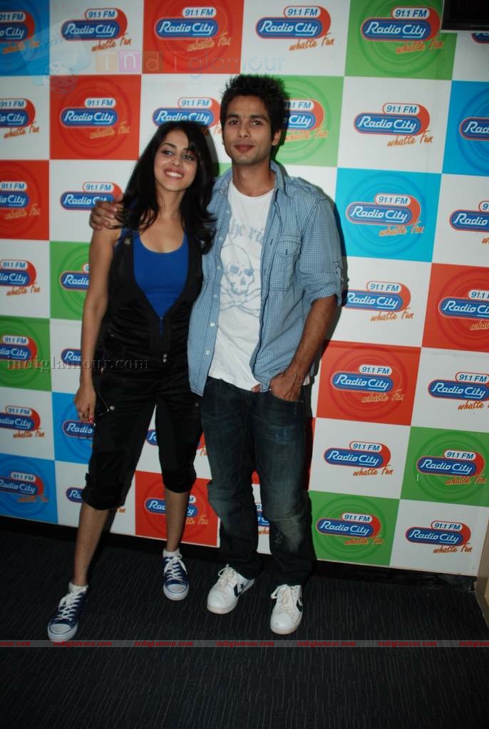 Shahid and Genelia promote Chance Pe Dance at Radio City 91.1 FM Event hd photo