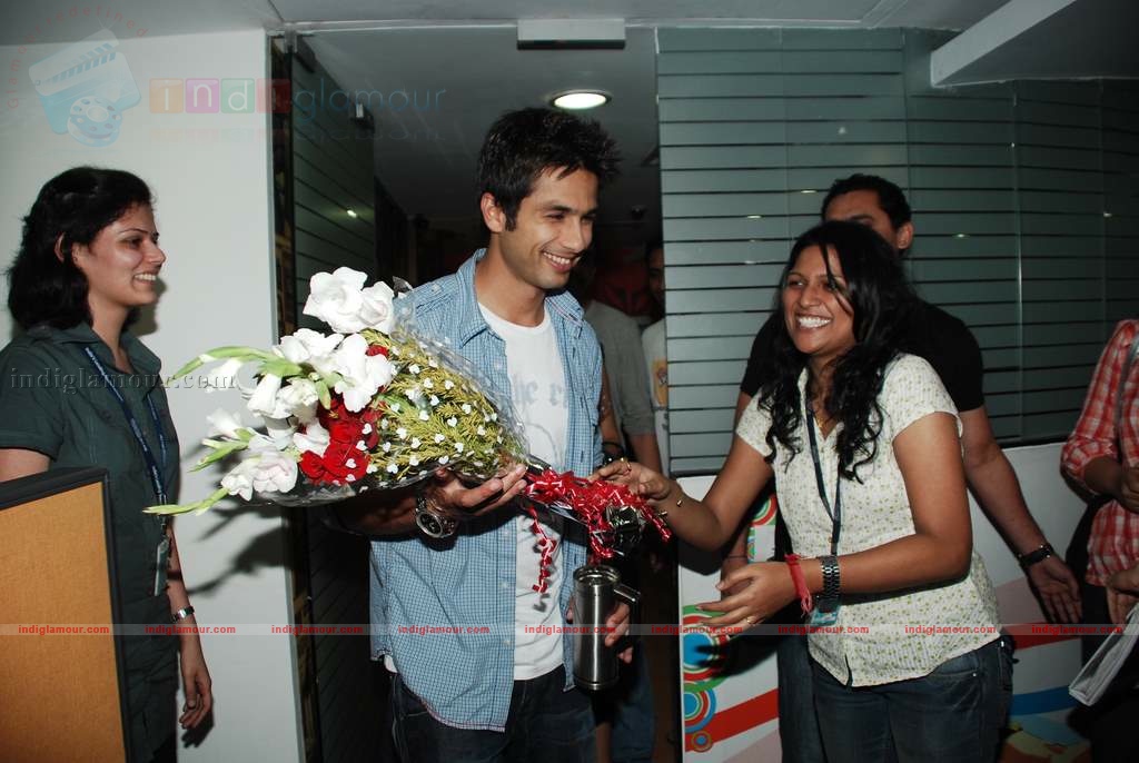 Shahid and Genelia promote Chance Pe Dance at Radio City 91.1 FM Event hd photo