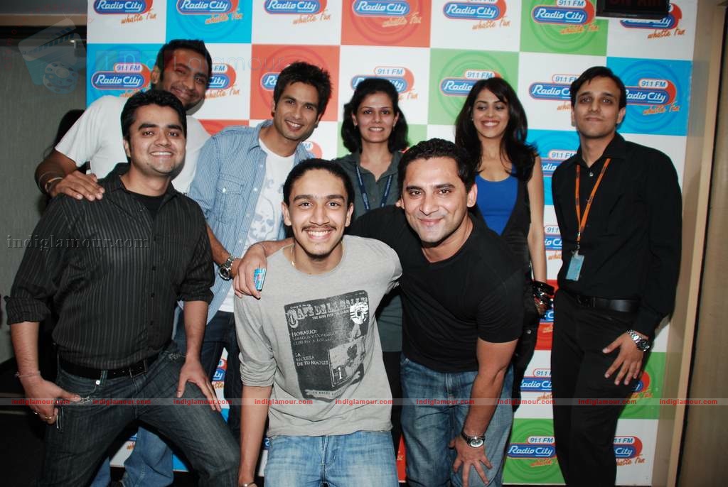 Shahid and Genelia promote Chance Pe Dance at Radio City 91.1 FM Event hd photo