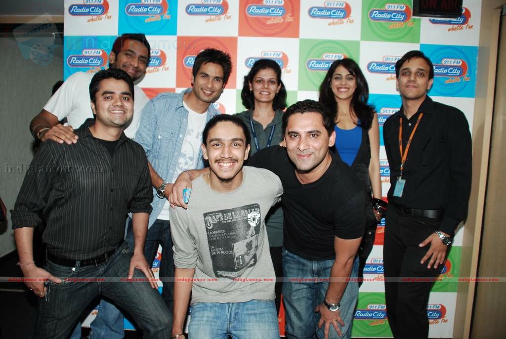 Shahid and Genelia promote Chance Pe Dance at Radio City 91.1 FM Event hd photo
