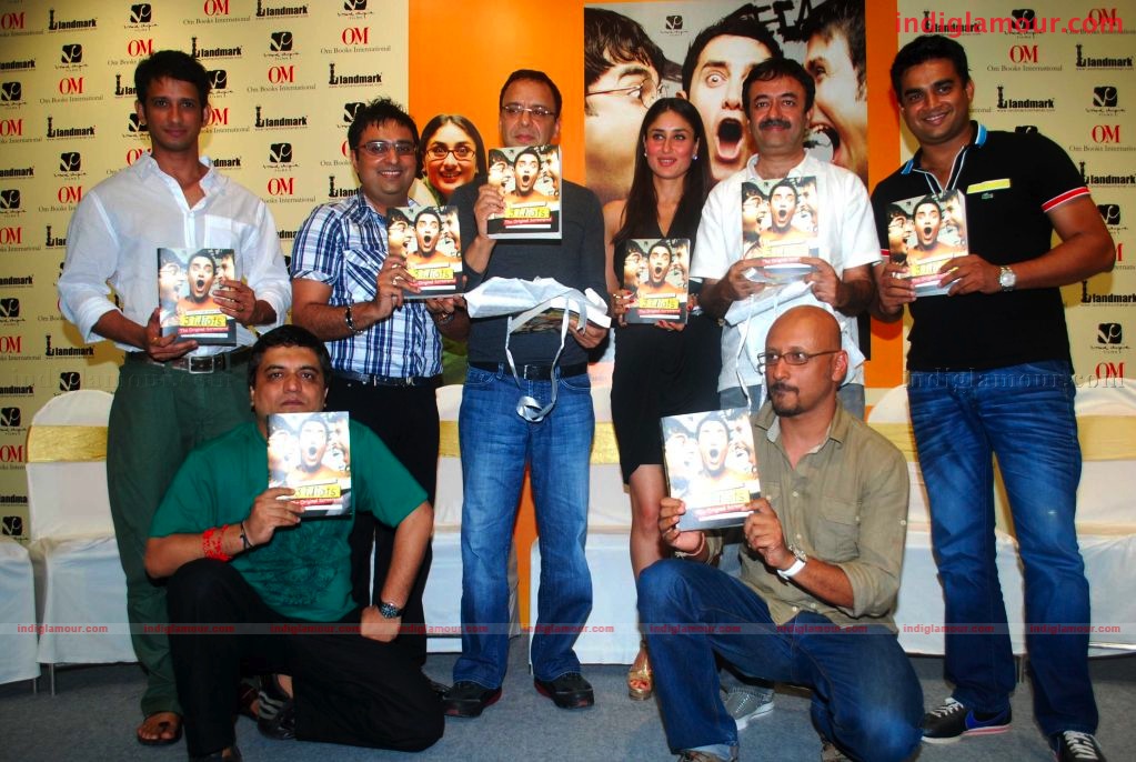 Kareena Kapoor, Sharman Joshi and Madhavan at the 3 Idiots Scrap Book Launch Event hd photo