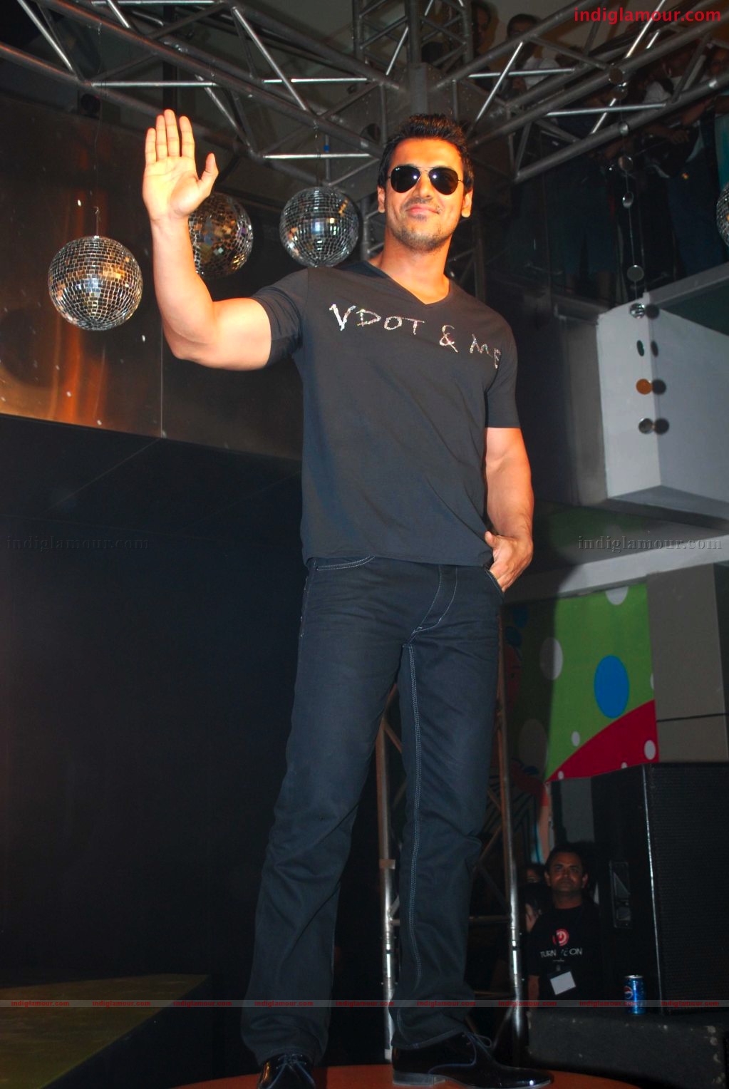 John Abraham endorses Van Heusen's V DOT clubwear at the Oberoi Mall Event hd photo