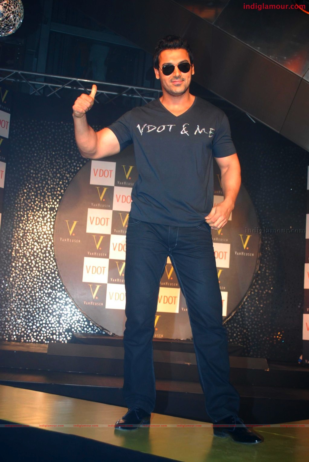John Abraham endorses Van Heusen's V DOT clubwear at the Oberoi Mall Event hd photo