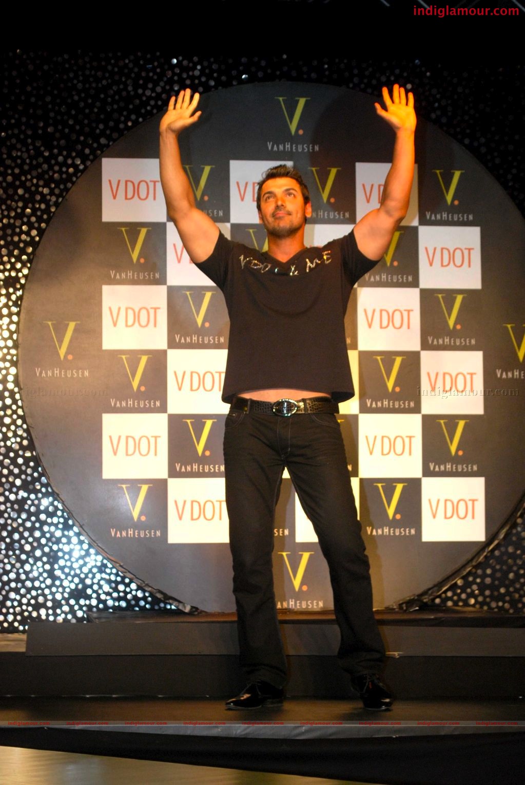 John Abraham endorses Van Heusen's V DOT clubwear at the Oberoi Mall Event hd photo