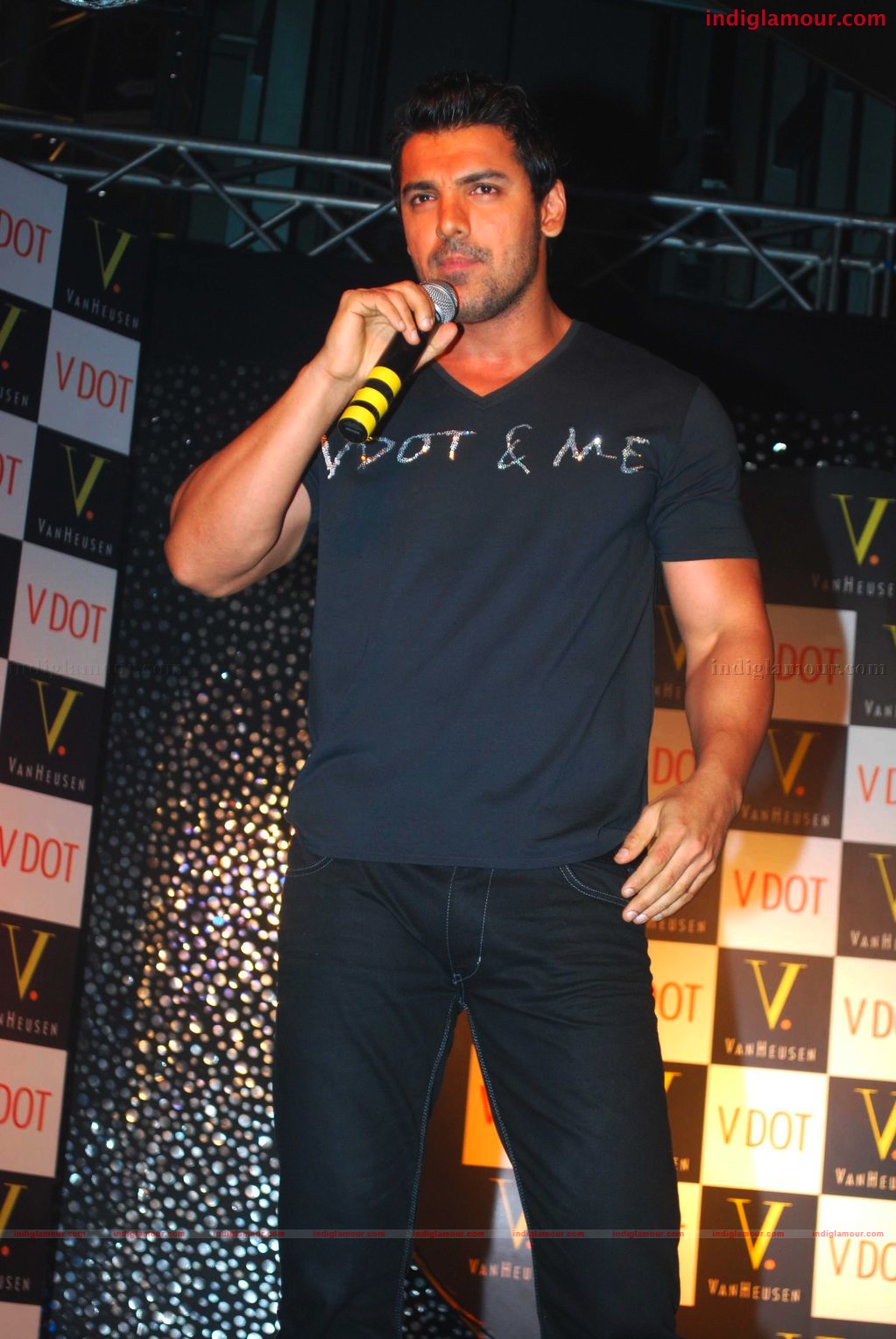 John Abraham endorses Van Heusen's V DOT clubwear at the Oberoi Mall Event hd photo