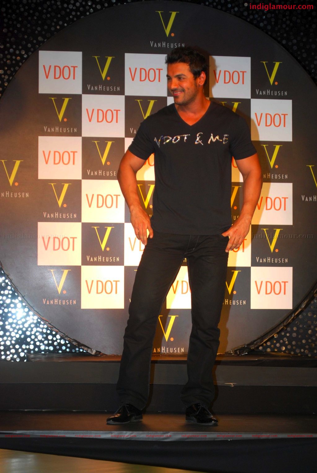 John Abraham endorses Van Heusen's V DOT clubwear at the Oberoi Mall Event hd photo