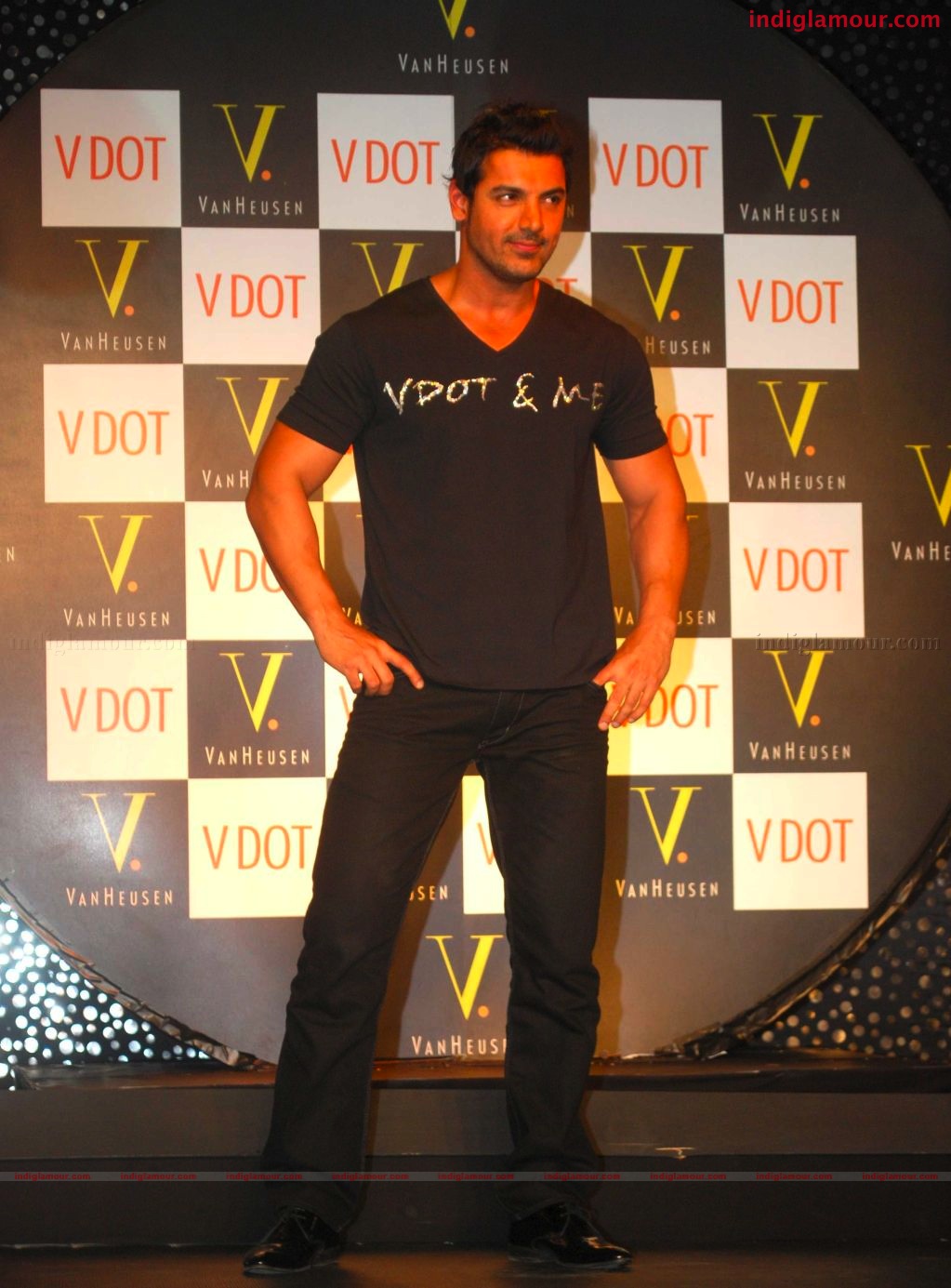 John Abraham endorses Van Heusen's V DOT clubwear at the Oberoi Mall Event hd photo